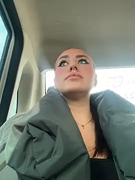 KiraSunshine online show from 15, 4, 2026