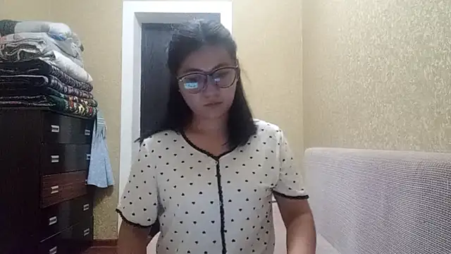 LinneaHyles online show from 17, 11, 2025