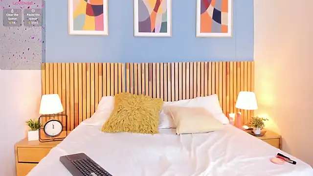 AuroraPinkk online show from 7, 1, 2026