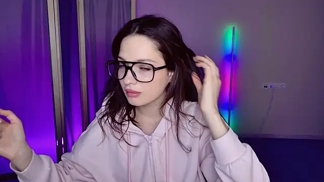 KiraVair online show from 15, 4, 2026