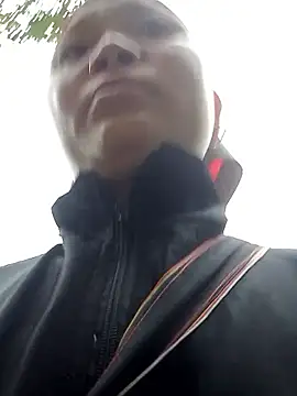 Snapshot of siro-zz chatting on 3, 11, 2025 siro-zz online show from 3, 11, 2025