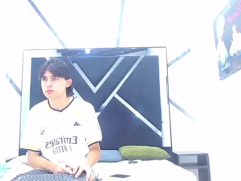 Tom 0001 online show from 28, 10, 2025