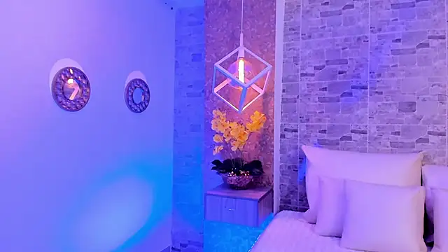 Catalina-Thompson online show from 7, 11, 2025