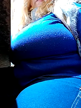 Snapshot of JennyInVegas chatting on 21, 5, 2026 JennyInVegas online show from 21, 5, 2026
