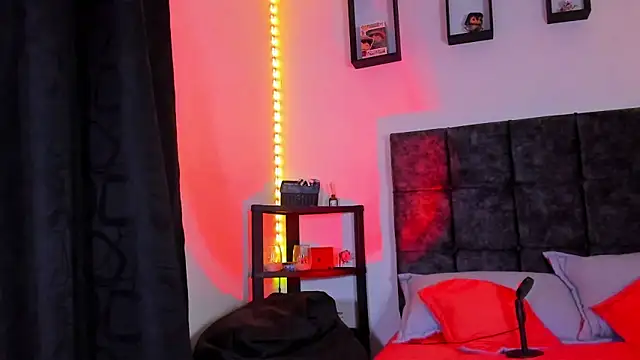 Snapshot of Theo_Noxxx chatting on 26, 10, 2025 Theo Noxxx online show from 26, 10, 2025