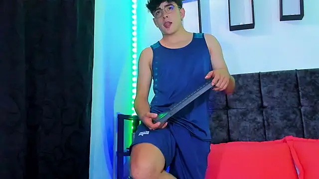 Snapshot of Theo_Noxxx chatting on 8, 11, 2025 Theo Noxxx online show from 8, 11, 2025