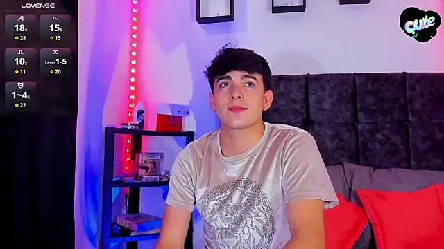 Snapshot of Theo_Noxxx chatting on 14, 11, 2025 Theo Noxxx online show from 14, 11, 2025