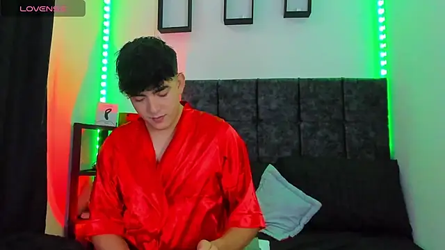 Snapshot of Theo_Noxxx chatting on 26, 11, 2025 Theo Noxxx online show from 26, 11, 2025