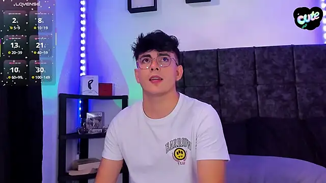 Snapshot of Theo_Noxxx chatting on 27, 11, 2025 Theo Noxxx online show from 27, 11, 2025