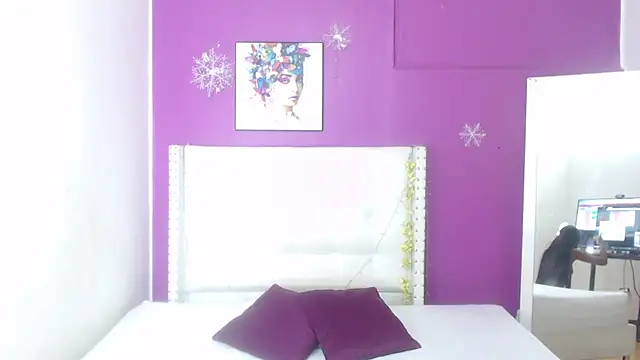 Snapshot of innocent_sexybaby chatting on 8, 11, 2025 innocent sexybaby online show from 8, 11, 2025