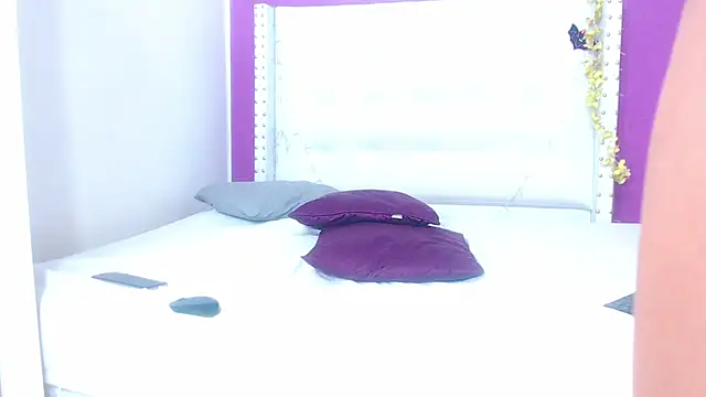 Snapshot of innocent_sexybaby chatting on 28, 11, 2025 innocent sexybaby online show from 28, 11, 2025