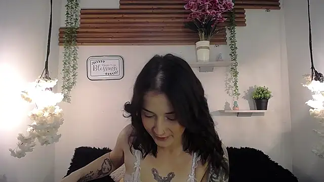 Emma sweet hot online show from 20, 2, 2026