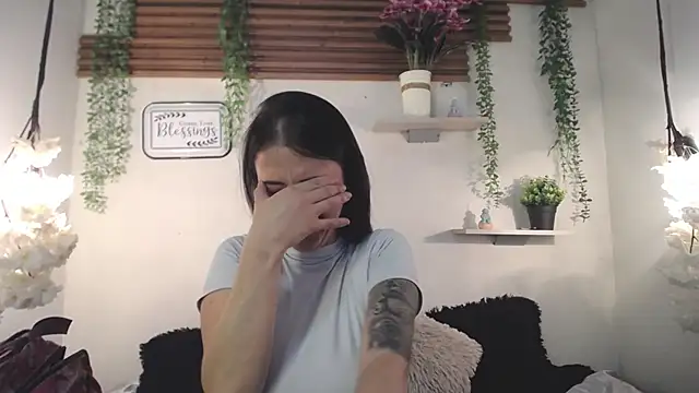 Emma sweet hot online show from 5, 3, 2026