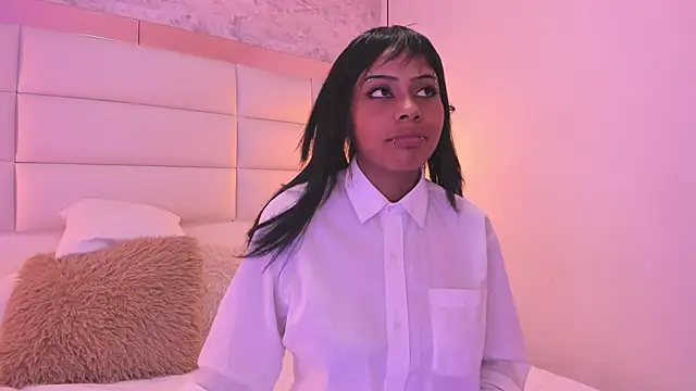 Snapshot of Sofia_clk chatting on 10, 11, 2025 Sofia clk online show from 10, 11, 2025