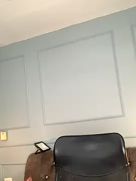 Orianabluee  online show from 1, 11, 2025