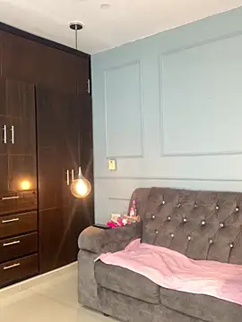 Orianabluee  online show from 12, 11, 2025