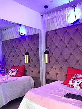 Orianabluee  online show from 16, 12, 2025