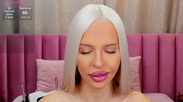 Snapshot of KailaCrystall chatting on 27, 11, 2025 KailaCrystall online show from 27, 11, 2025