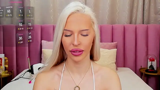 Snapshot of KailaCrystall chatting on 2, 12, 2025 KailaCrystall online show from 2, 12, 2025