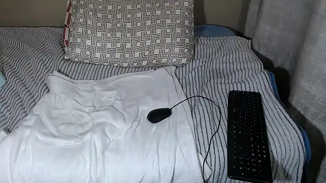 Snapshot of RissaGx chatting on 30, 10, 2025 RissaGx online show from 30, 10, 2025