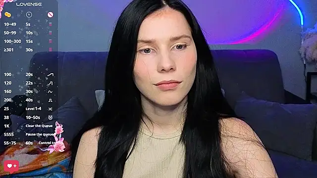 Mell Hyees online show from 4, 12, 2025