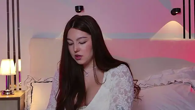  Tessa May  online show from 1, 12, 2025