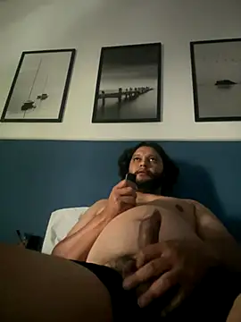 Snapshot of LoboCachorro chatting on 4, 12, 2025 LoboCachorro online show from 4, 12, 2025