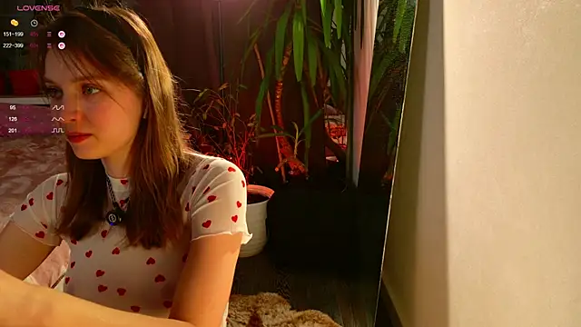 Snapshot of your_lunalike chatting on 12, 11, 2025 your lunalike online show from 12, 11, 2025