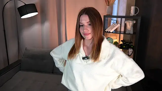 Snapshot of SerenelLee chatting on 21, 10, 2025 SerenelLee online show from 21, 10, 2025