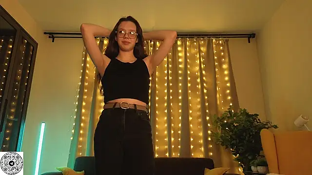 FabiolaCowing online show from 2, 11, 2025