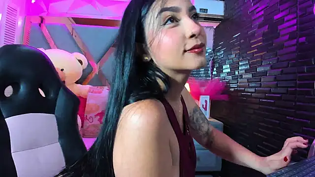 Scarlet Reyes online show from 21, 5, 2026