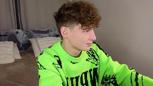 Snapshot of crisp1n chatting on 2, 11, 2025 crisp1n online show from 2, 11, 2025