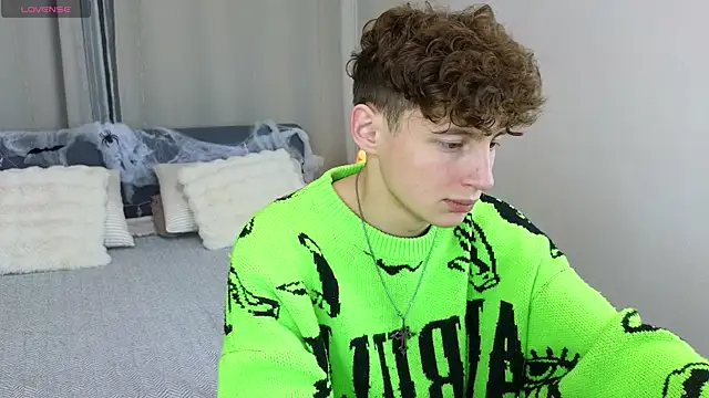 Snapshot of crisp1n chatting on 8, 11, 2025 crisp1n online show from 8, 11, 2025