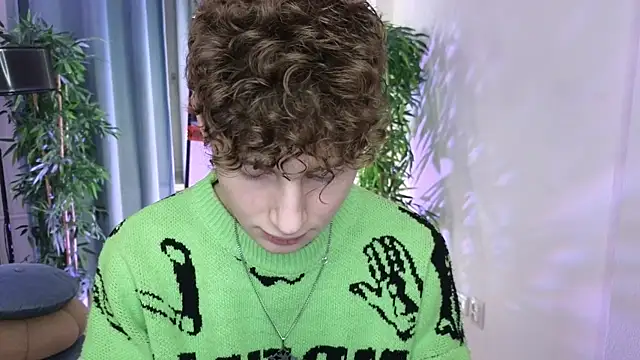 Snapshot of crisp1n chatting on 13, 11, 2025 crisp1n online show from 13, 11, 2025