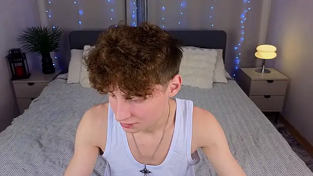 Snapshot of crisp1n chatting on 15, 11, 2025 crisp1n online show from 15, 11, 2025