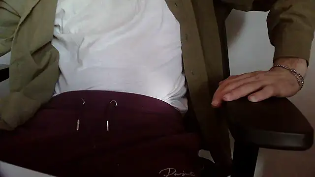 Snapshot of topg84 chatting on 25, 4, 2026 topg84 online show from 25, 4, 2026