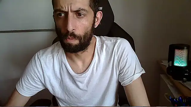 Snapshot of topg84 chatting on 29, 6, 2026 topg84 online show from 29, 6, 2026