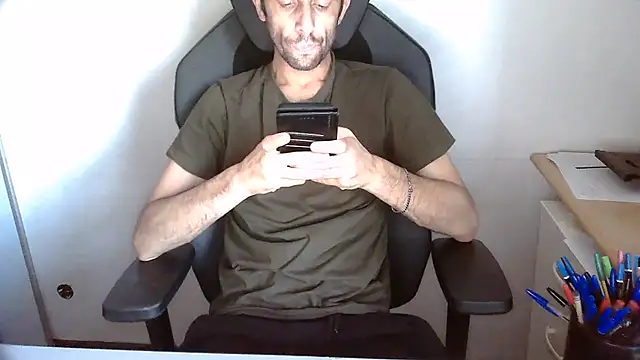 Snapshot of topg84 chatting on 4, 7, 2026 topg84 online show from 4, 7, 2026