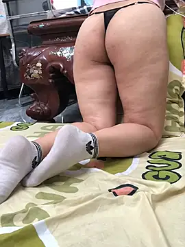 Snapshot of HinayLa chatting on 13, 1, 2026 HinayLa online show from 13, 1, 2026