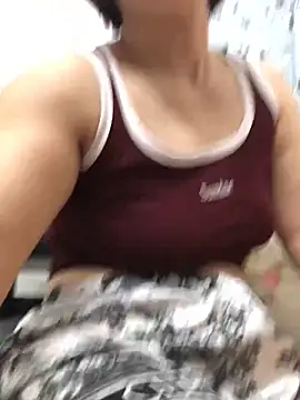 Snapshot of HinayLa chatting on 7, 2, 2026 HinayLa online show from 7, 2, 2026