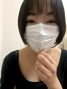 Yurika oO online show from 4, 11, 2025