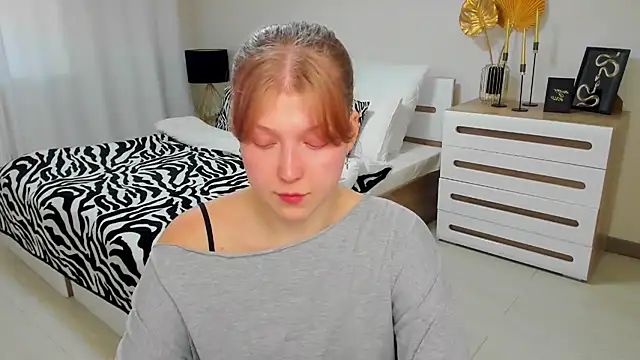 Snapshot of Stella_Light chatting on 25, 10, 2025 Stella Light online show from 25, 10, 2025