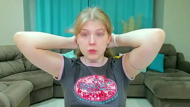 Snapshot of Stella_Light chatting on 18, 11, 2025 Stella Light online show from 18, 11, 2025