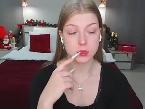 Snapshot of Stella_Light chatting on 15, 12, 2025 Stella Light online show from 15, 12, 2025