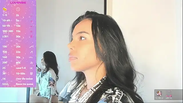 Snapshot of Blackywhiite chatting on 4, 11, 2025 Blackywhiite online show from 4, 11, 2025