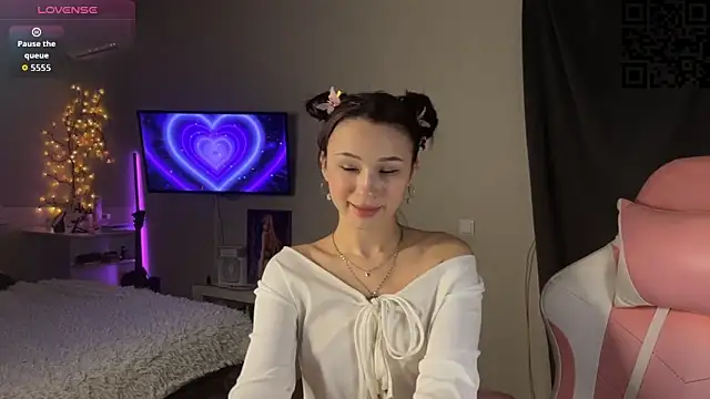 ella simons online show from 2, 12, 2025