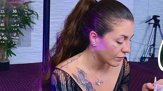 Snapshot of IvorySwan chatting on 15, 11, 2025 IvorySwan online show from 15, 11, 2025