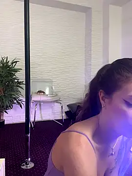 Snapshot of IvorySwan chatting on 14, 12, 2025 IvorySwan online show from 14, 12, 2025