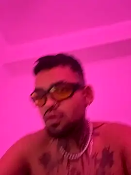 Snapshot of robinmalo chatting on 20, 10, 2025 robinmalo online show from 20, 10, 2025