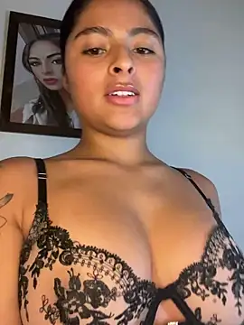 Snapshot of morenaQueen_ chatting on 25, 11, 2025 morenaQueen online show from 25, 11, 2025